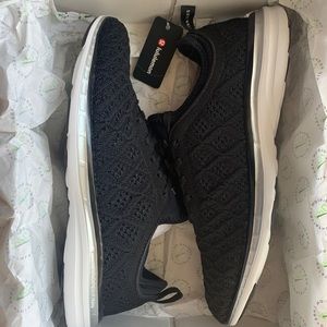 APL x LULULEMON women’s tech loom phantom